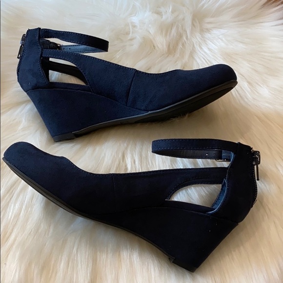 American Rag Navy Blue Miley Chop Out Wedges 5M - Picture 6 of 8